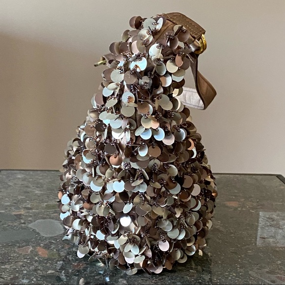 🌺HOST PICK🌺 Sequined/Beaded Handbag - Picture 4 of 13